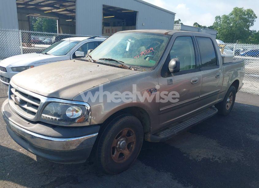 Photo 2 of 2003 Ford F-150 LARIAT/XLT (VIN 1FTRW07L43KA58773)