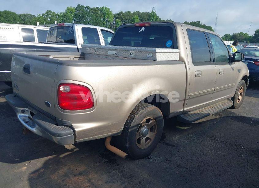 Photo 4 of 2003 Ford F-150 LARIAT/XLT (VIN 1FTRW07L43KA58773)