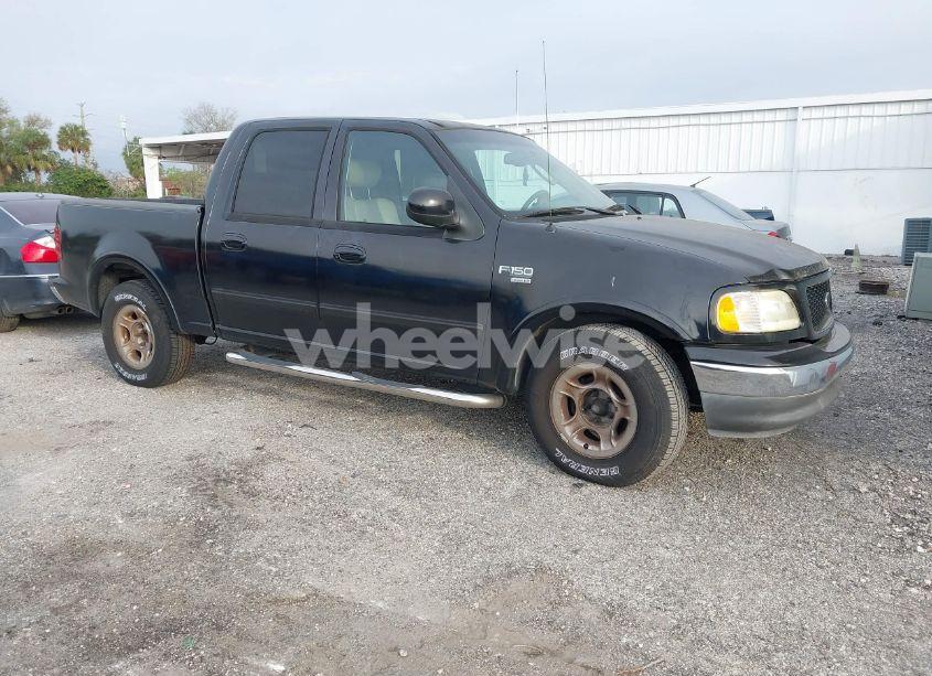 2003 Ford F-150 LARIAT/XLT (VIN 1FTRW07L43KB41846) main photo