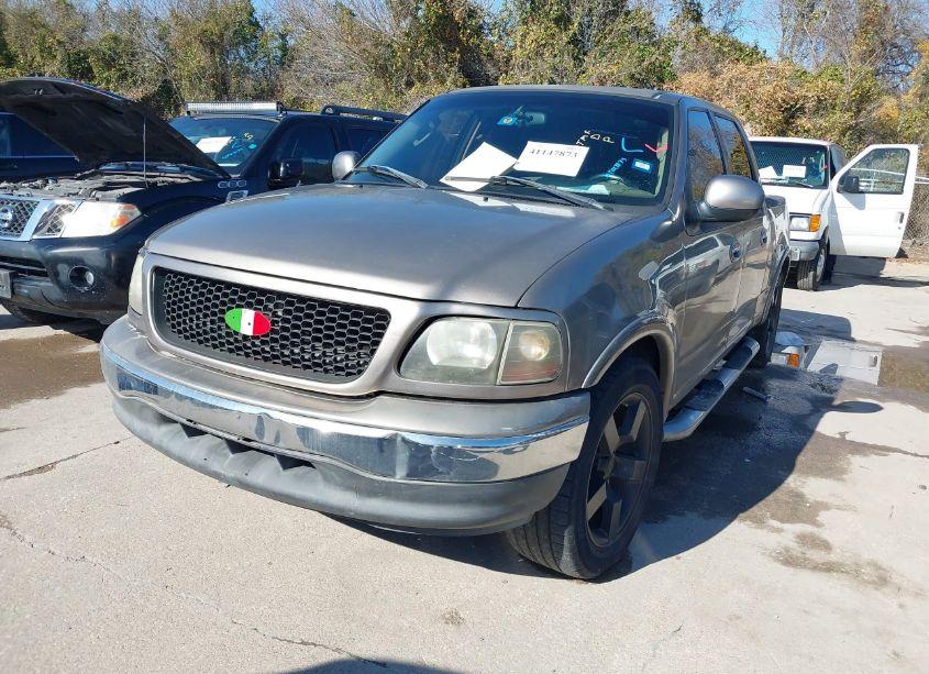 Photo 2 of 2003 Ford F-150 LARIAT/XLT (VIN 1FTRW07L43KB72322)