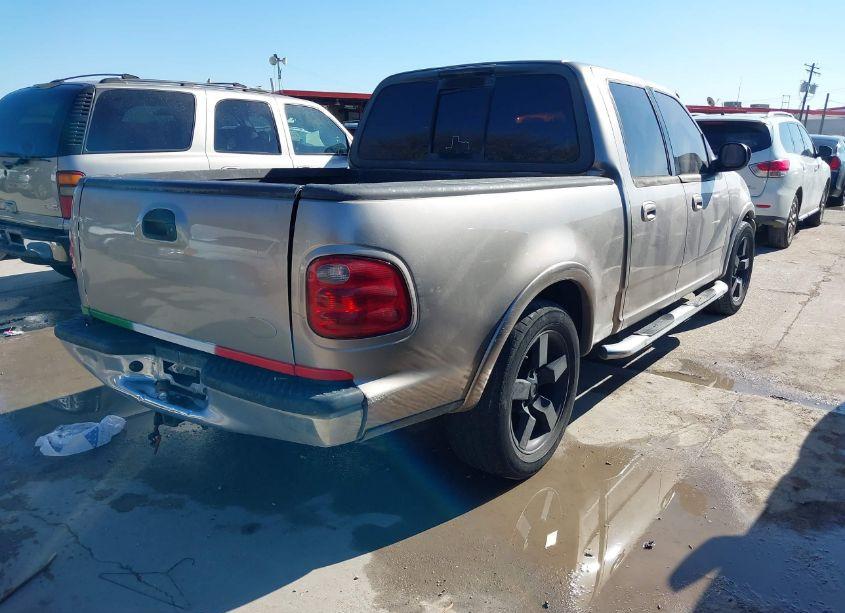 Photo 4 of 2003 Ford F-150 LARIAT/XLT (VIN 1FTRW07L43KB72322)