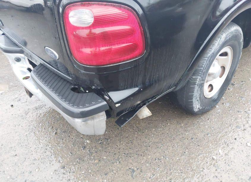 Photo 6 of 2001 Ford F-150 HARLEY-DAVIDSON EDITION/KING RANCH EDITION/LARIAT/XLT (VIN 1FTRW07L51KB48933)