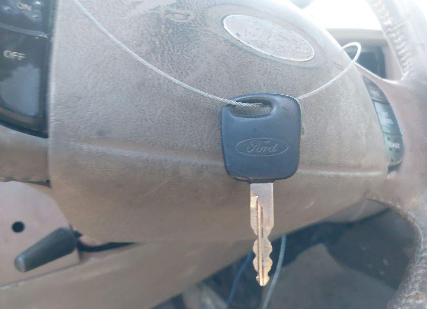 Photo 11 of 2002 Ford F-150 LARIAT/XLT (VIN 1FTRW07L52KB09583)