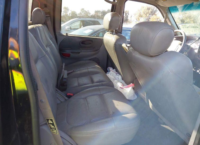 Photo 8 of 2002 Ford F-150 LARIAT/XLT (VIN 1FTRW07L52KB71064)