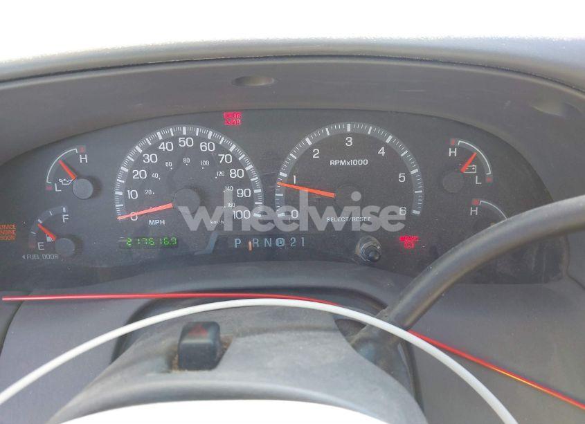 Photo 7 of 2001 Ford F-150 HARLEY-DAVIDSON EDITION/KING RANCH EDITION/LARIAT/XLT (VIN 1FTRW07L61KB96831)