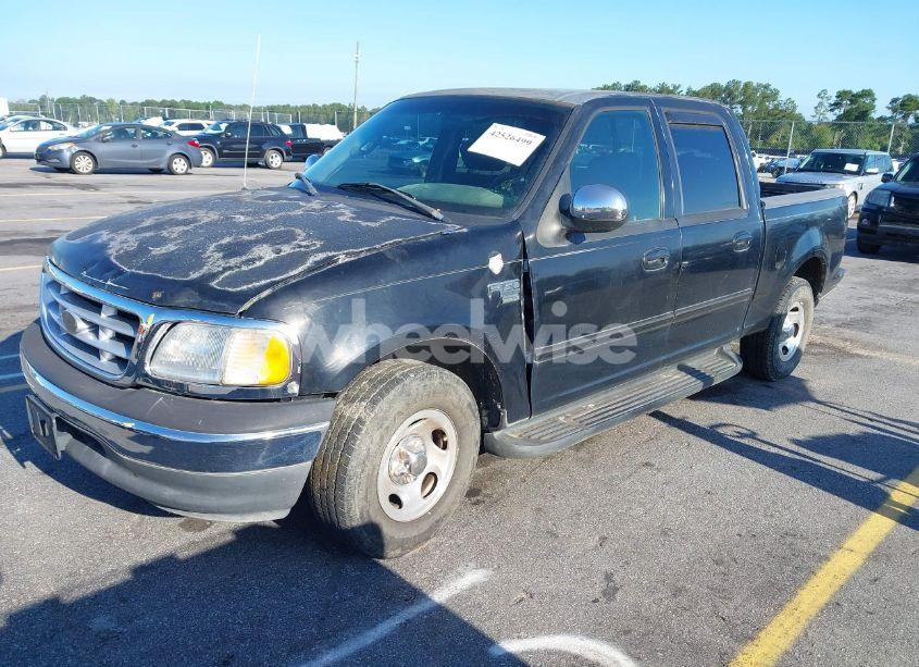 Photo 2 of 2001 Ford F-150 HARLEY-DAVIDSON EDITION/KING RANCH EDITION/LARIAT/XLT (VIN 1FTRW07L61KC53030)
