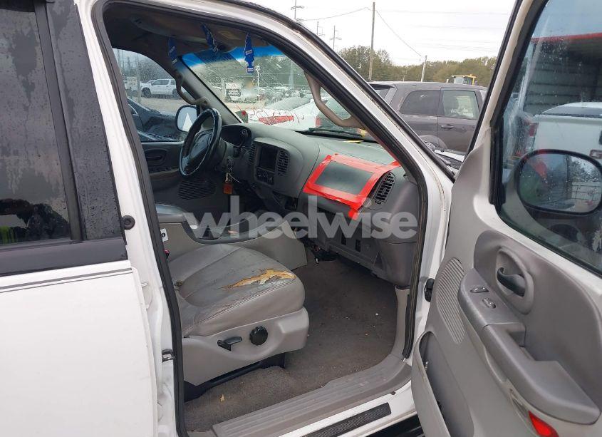 Photo 5 of 2002 Ford F-150 LARIAT/XLT (VIN 1FTRW07L62KB36162)