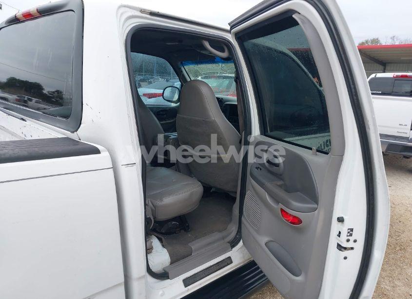 Photo 8 of 2002 Ford F-150 LARIAT/XLT (VIN 1FTRW07L62KB36162)