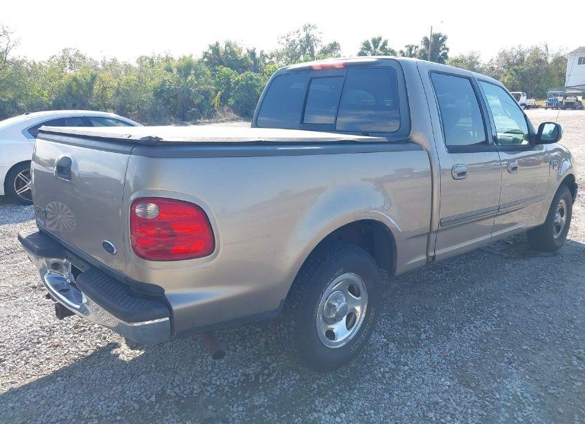 Photo 4 of 2002 Ford F-150 LARIAT/XLT (VIN 1FTRW07L62KB82526)