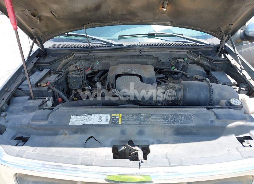 Photo 10 of 2002 Ford F-150 LARIAT/XLT (VIN 1FTRW07L62KB91999)