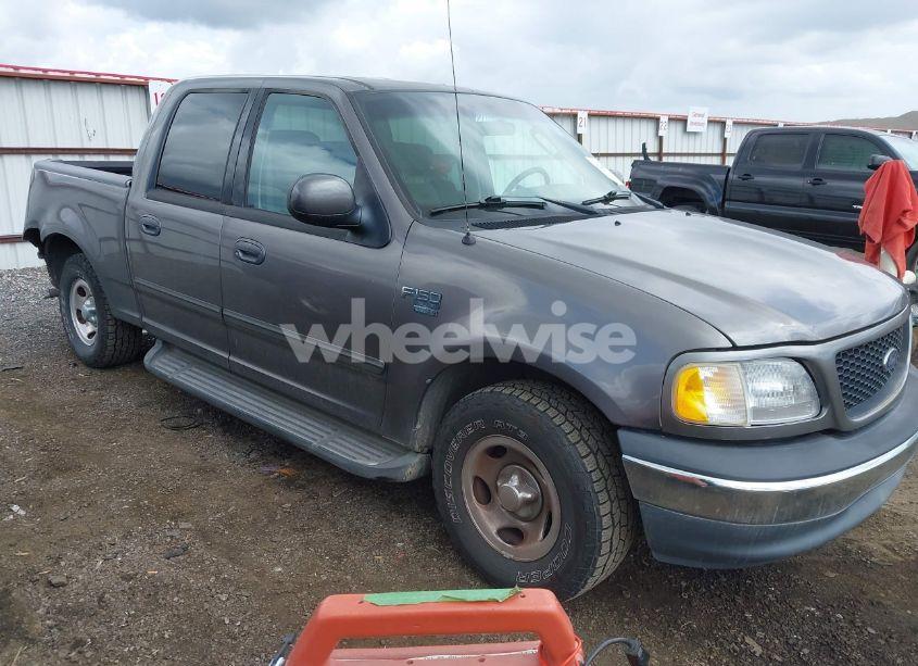 2003 Ford F-150 LARIAT/XLT (VIN 1FTRW07L63KC37168) main photo