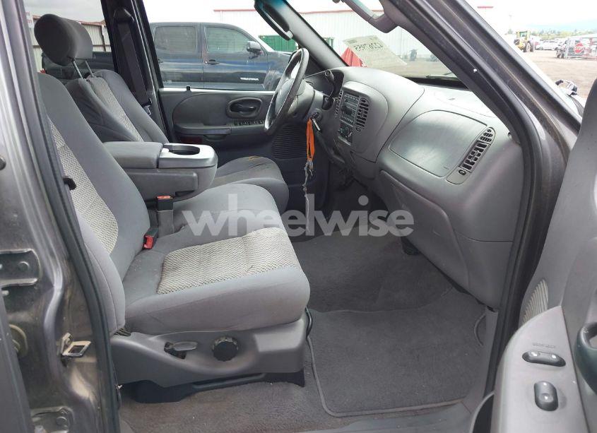 Photo 5 of 2003 Ford F-150 LARIAT/XLT (VIN 1FTRW07L63KC37168)