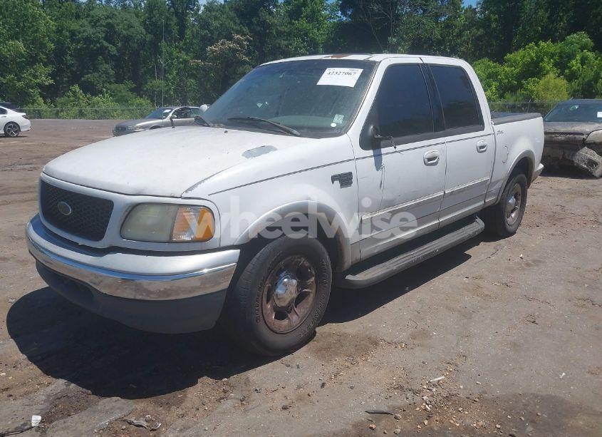 Photo 2 of 2002 Ford F-150 LARIAT/XLT (VIN 1FTRW07L72KB62365)