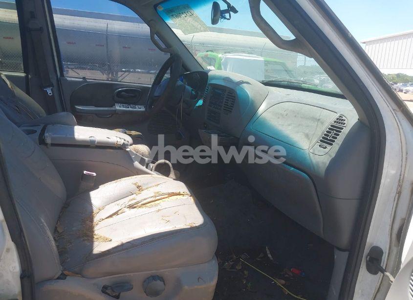 Photo 5 of 2002 Ford F-150 LARIAT/XLT (VIN 1FTRW07L72KB62365)