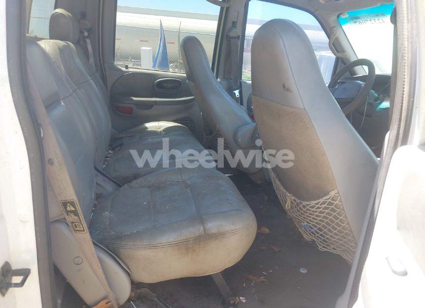 Photo 8 of 2002 Ford F-150 LARIAT/XLT (VIN 1FTRW07L72KB62365)