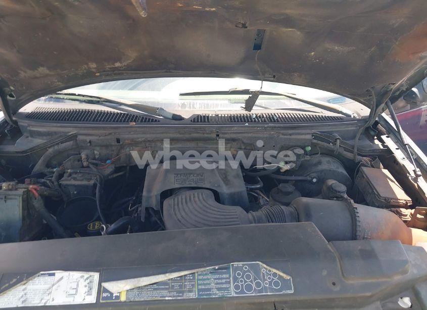 Photo 10 of 2002 Ford F-150 LARIAT/XLT (VIN 1FTRW07L82KB60091)