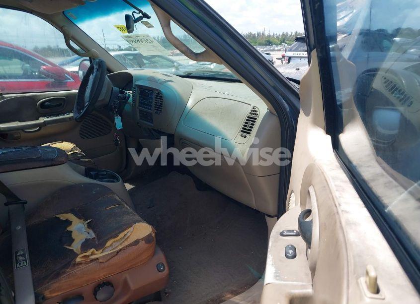 Photo 5 of 2002 Ford F-150 LARIAT/XLT (VIN 1FTRW07L82KB60091)