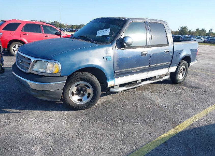 Photo 2 of 2002 Ford F-150 LARIAT/XLT (VIN 1FTRW07L82KD05954)