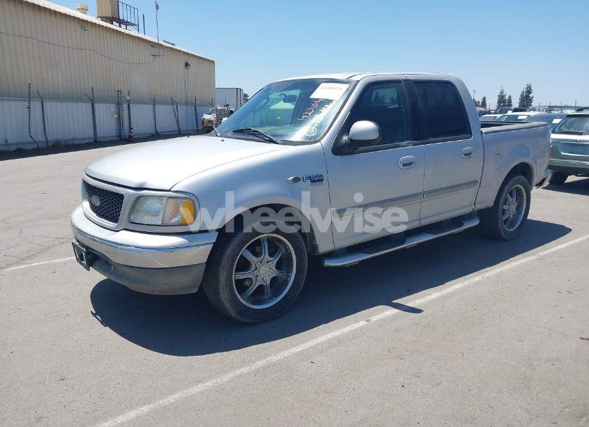 Photo 2 of 2003 Ford F-150 LARIAT/XLT (VIN 1FTRW07LX3KC37027)