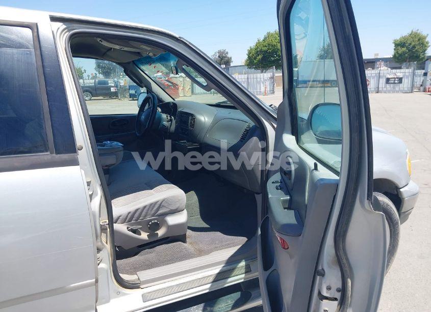 Photo 5 of 2003 Ford F-150 LARIAT/XLT (VIN 1FTRW07LX3KC37027)