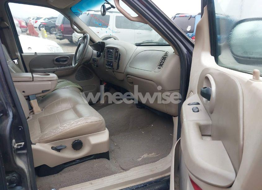 Photo 5 of 2001 Ford F-150 HARLEY-DAVIDSON EDITION/KING RANCH EDITION/LARIAT/XLT (VIN 1FTRW07W81KB36950)