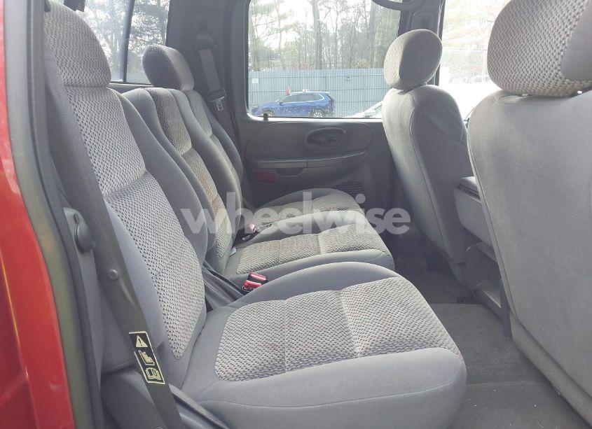 Photo 8 of 2002 Ford F-150 LARIAT/XLT (VIN 1FTRW08602KD59483)