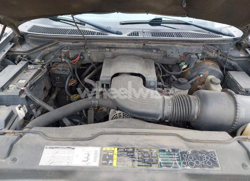 Photo 10 of 2002 Ford F-150 LARIAT/XLT (VIN 1FTRW08612KB42637)