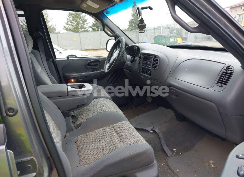 Photo 5 of 2002 Ford F-150 LARIAT/XLT (VIN 1FTRW08612KB42637)