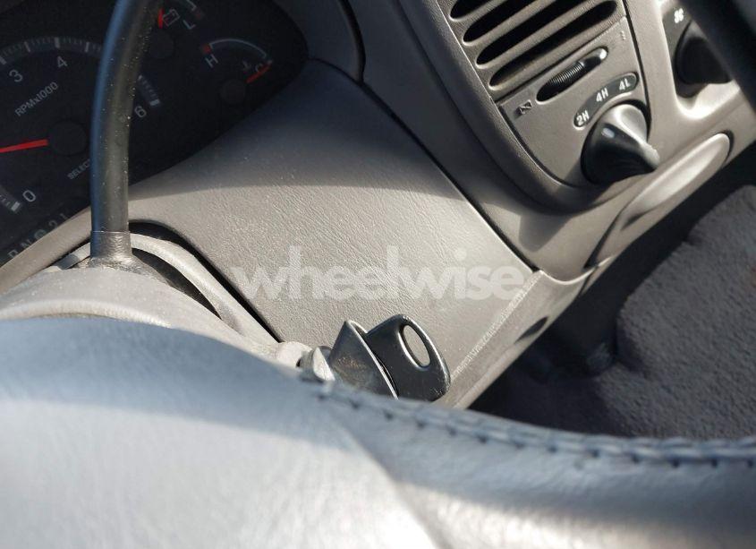 Photo 11 of 2002 Ford F-150 LARIAT/XLT (VIN 1FTRW08632KE22611)