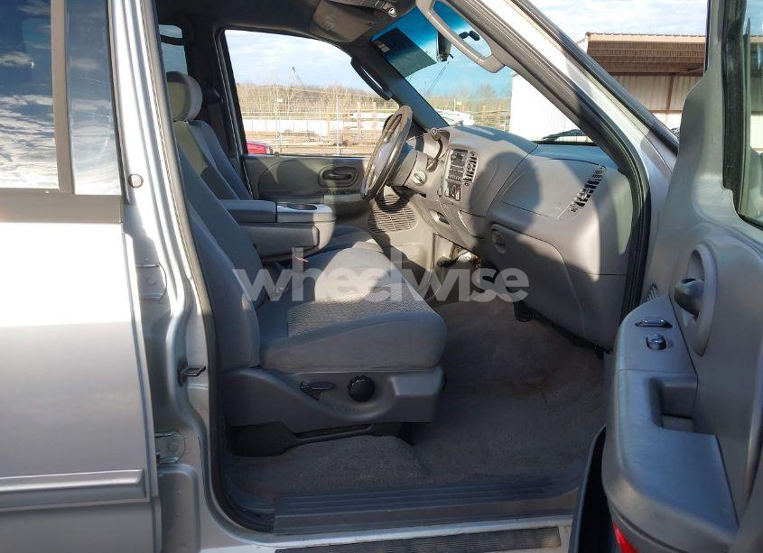 Photo 5 of 2002 Ford F-150 LARIAT/XLT (VIN 1FTRW08632KE22611)