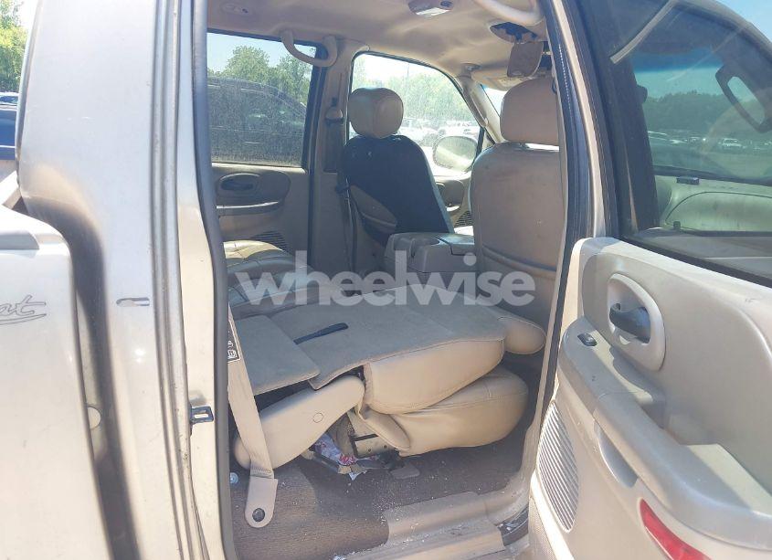 Photo 8 of 2002 Ford F-150 LARIAT/XLT (VIN 1FTRW08632KE29963)