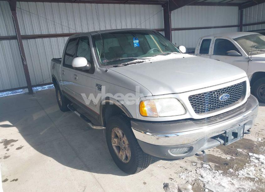 2002 Ford F-150 LARIAT/XLT (VIN 1FTRW08672KB60740) main photo