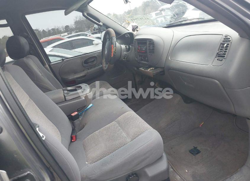 Photo 5 of 2003 Ford F-150 LARIAT/XLT (VIN 1FTRW086X3KA96663)