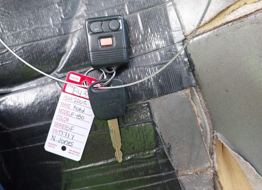 Photo 11 of 2002 Ford F-150 LARIAT/XLT (VIN 1FTRW08L02KC05717)