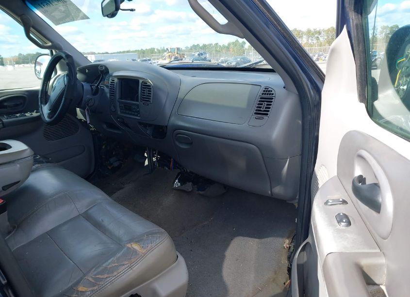 Photo 5 of 2002 Ford F-150 LARIAT/XLT (VIN 1FTRW08L02KC05717)