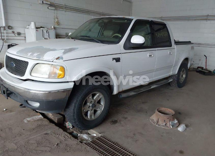 Photo 2 of 2003 Ford F-150 LARIAT/XLT (VIN 1FTRW08L03KB51627)