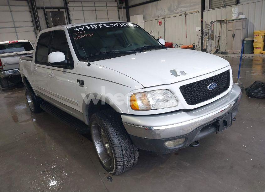 2003 Ford F-150 LARIAT/XLT (VIN 1FTRW08L03KC47998) main photo