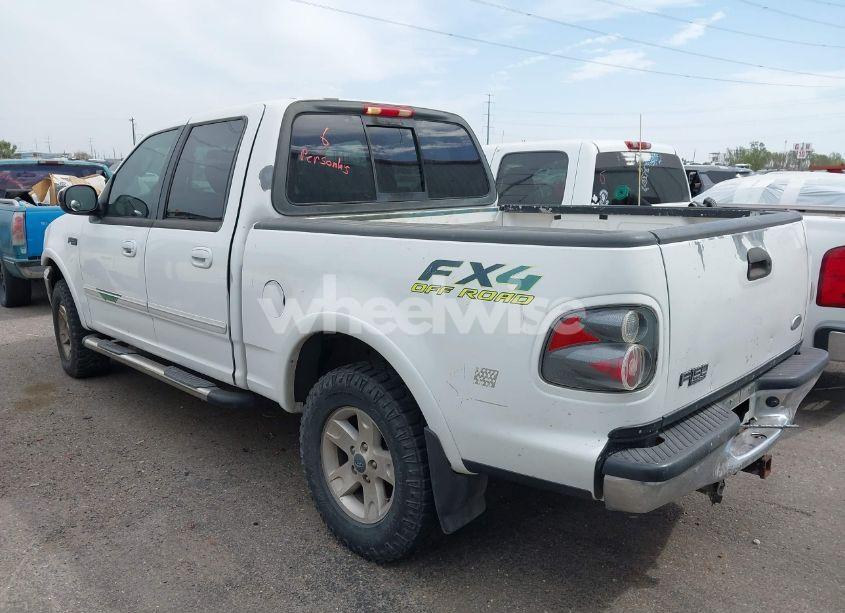 Photo 3 of 2003 Ford F-150 LARIAT/XLT (VIN 1FTRW08L03KD31867)