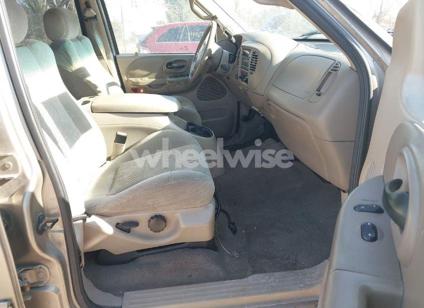 Photo 5 of 2001 Ford F-150 KING RANCH EDITION/LARIAT/XLT (VIN 1FTRW08L11KC49501)