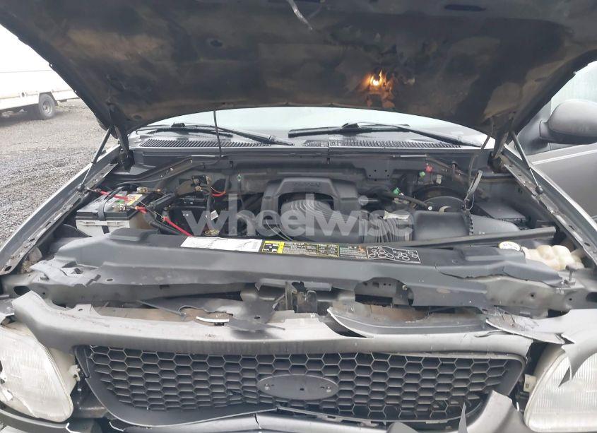 Photo 10 of 2002 Ford F-150 LARIAT/XLT (VIN 1FTRW08L12KA84194)