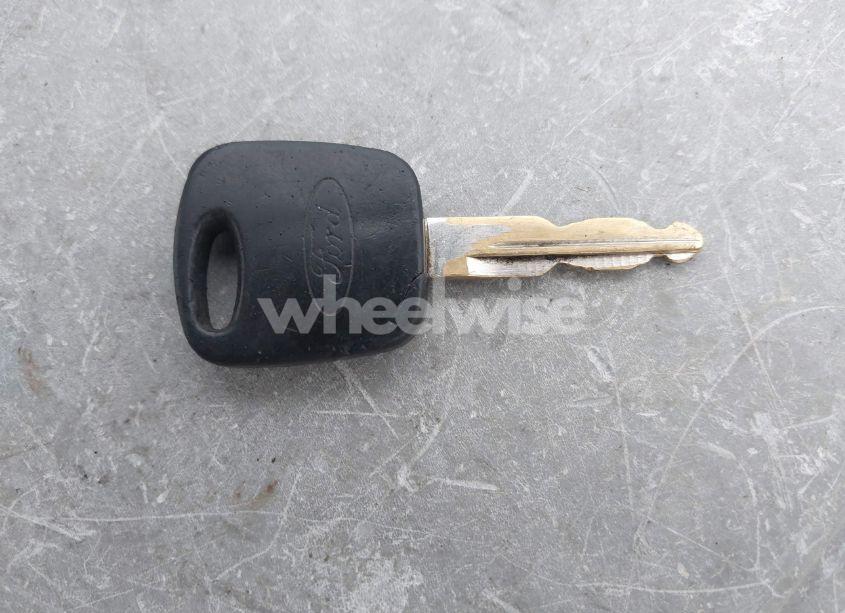 Photo 11 of 2002 Ford F-150 LARIAT/XLT (VIN 1FTRW08L12KA84194)