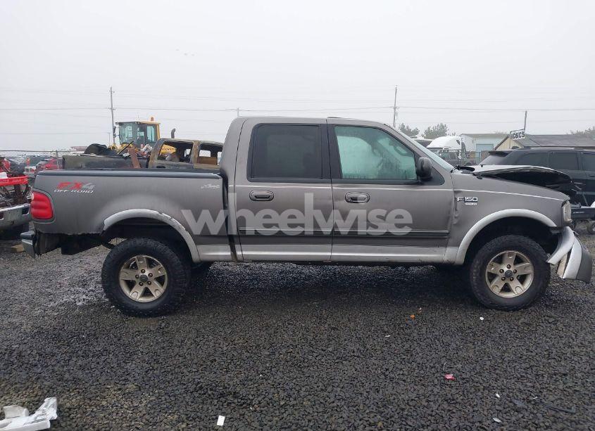 Photo 13 of 2002 Ford F-150 LARIAT/XLT (VIN 1FTRW08L12KA84194)