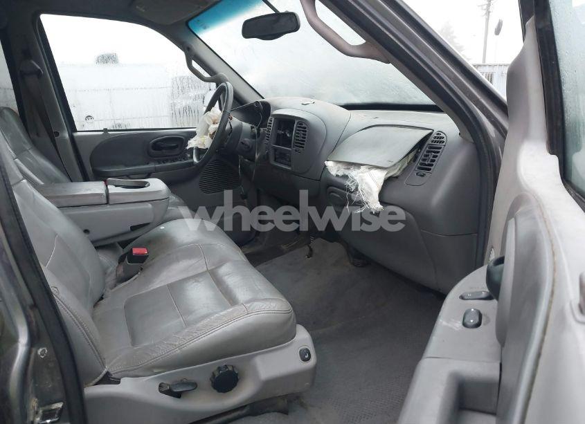 Photo 5 of 2002 Ford F-150 LARIAT/XLT (VIN 1FTRW08L12KA84194)