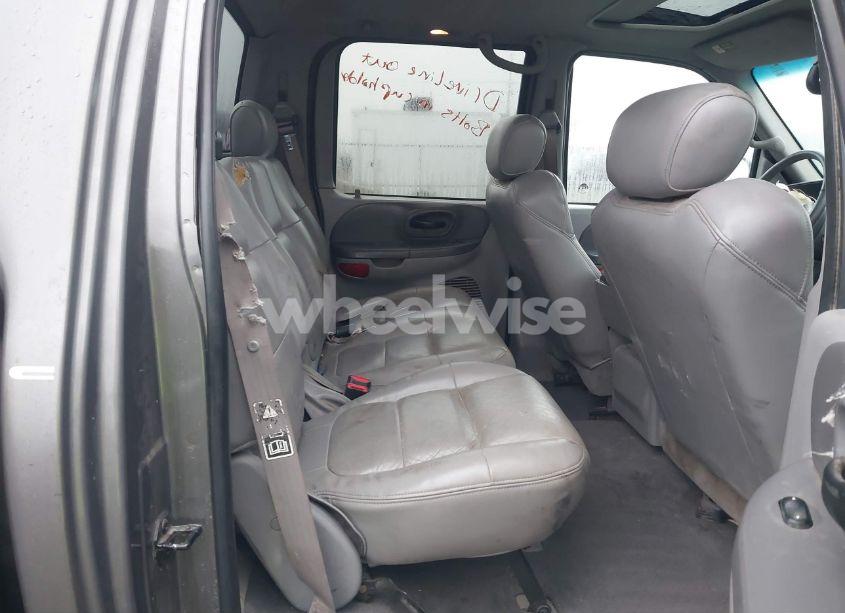 Photo 8 of 2002 Ford F-150 LARIAT/XLT (VIN 1FTRW08L12KA84194)