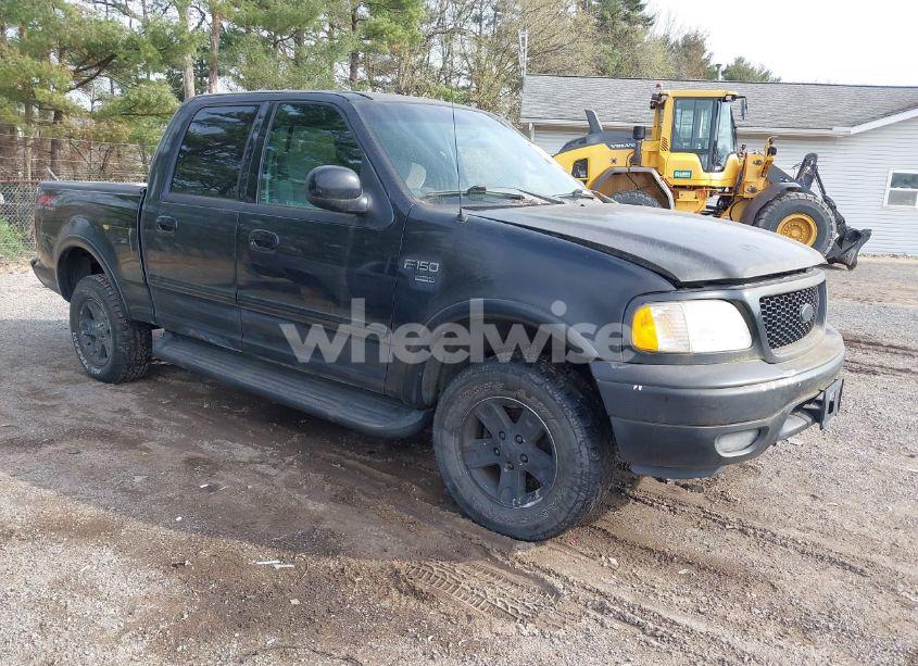 2002 Ford F-150 LARIAT/XLT (VIN 1FTRW08L12KB91777) main photo