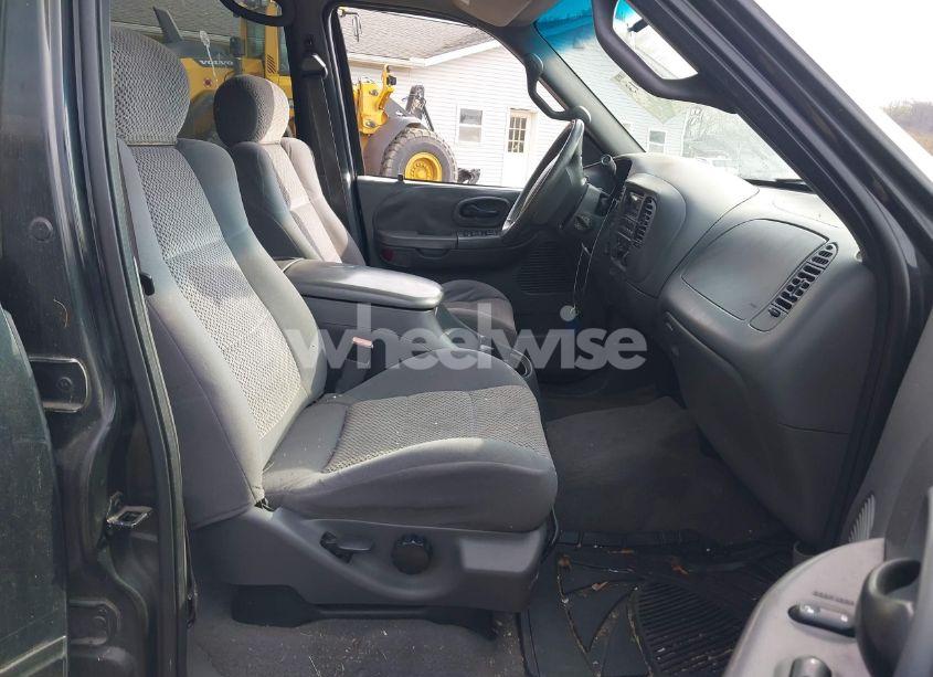 Photo 5 of 2002 Ford F-150 LARIAT/XLT (VIN 1FTRW08L12KB91777)