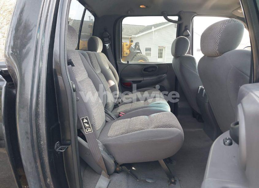 Photo 8 of 2002 Ford F-150 LARIAT/XLT (VIN 1FTRW08L12KB91777)