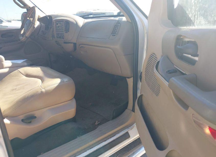 Photo 5 of 2001 Ford F-150 KING RANCH EDITION/LARIAT/XLT (VIN 1FTRW08L21KE89740)