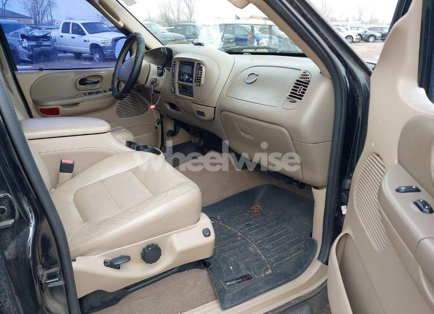 Photo 5 of 2003 Ford F-150 LARIAT/XLT (VIN 1FTRW08L23KD29117)