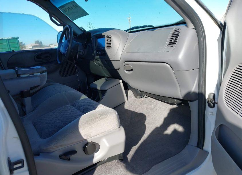 Photo 5 of 2001 Ford F-150 KING RANCH EDITION/LARIAT/XLT (VIN 1FTRW08L31KB67270)